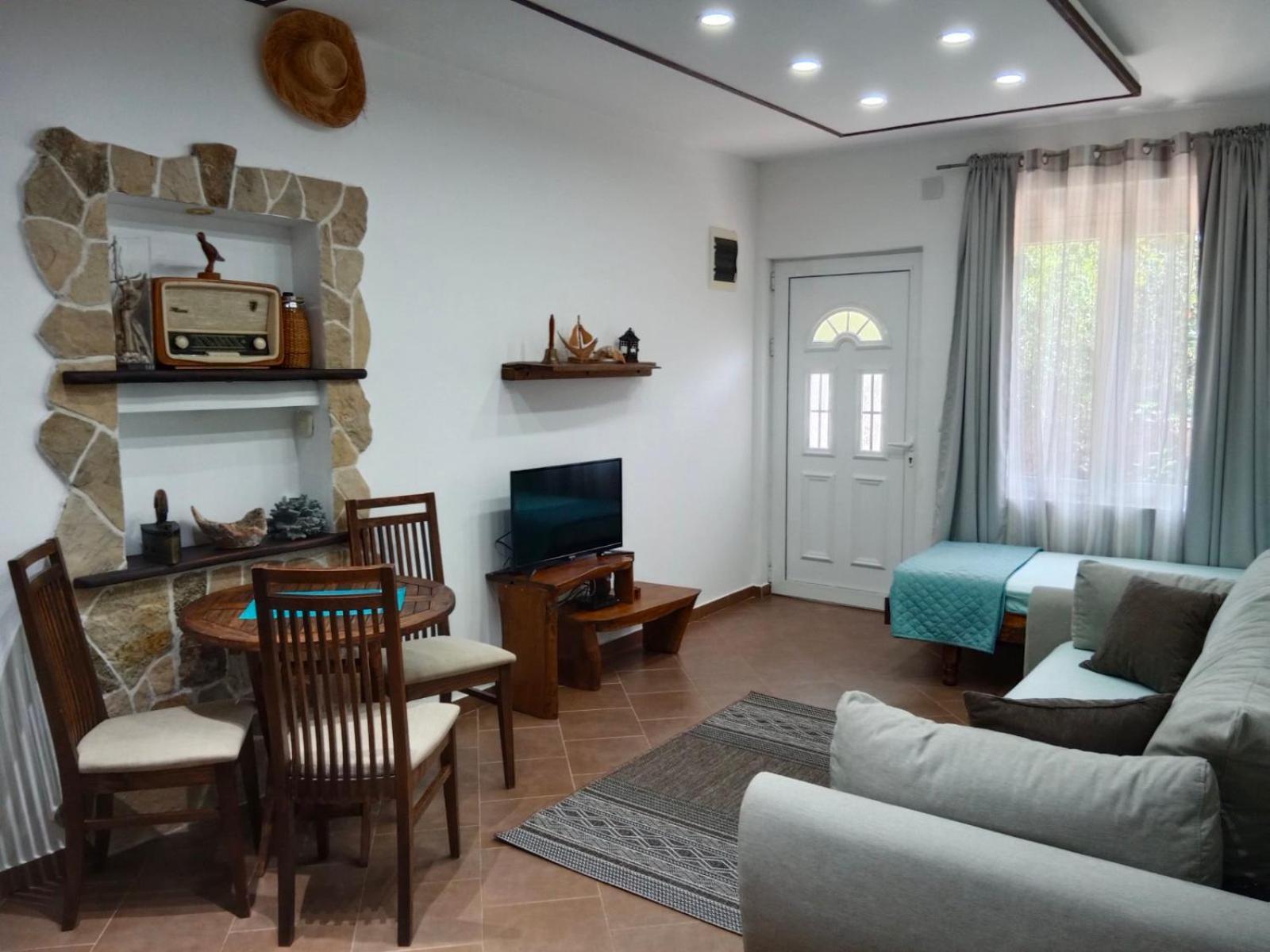 Mirta Apartments Family Farm Budva Exterior photo