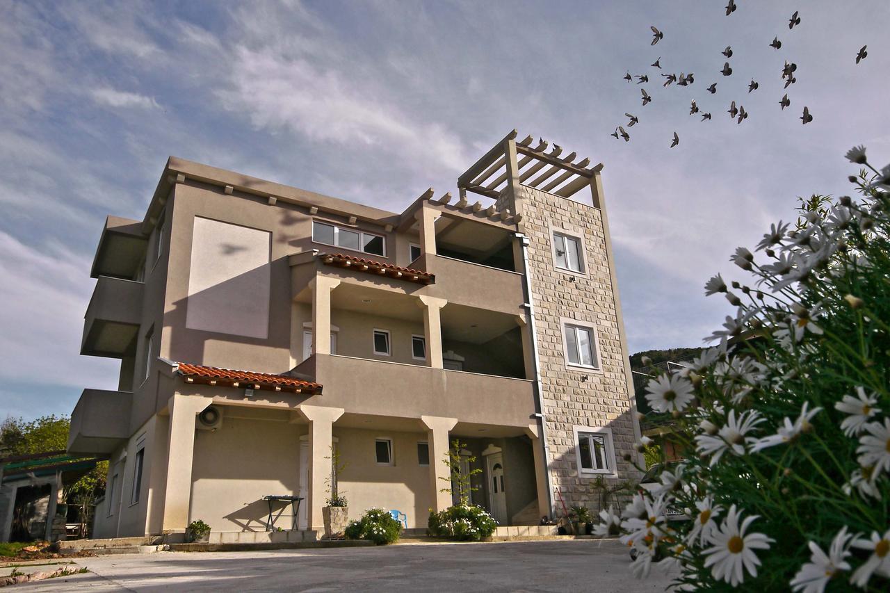 Mirta Apartments Family Farm Budva Exterior photo