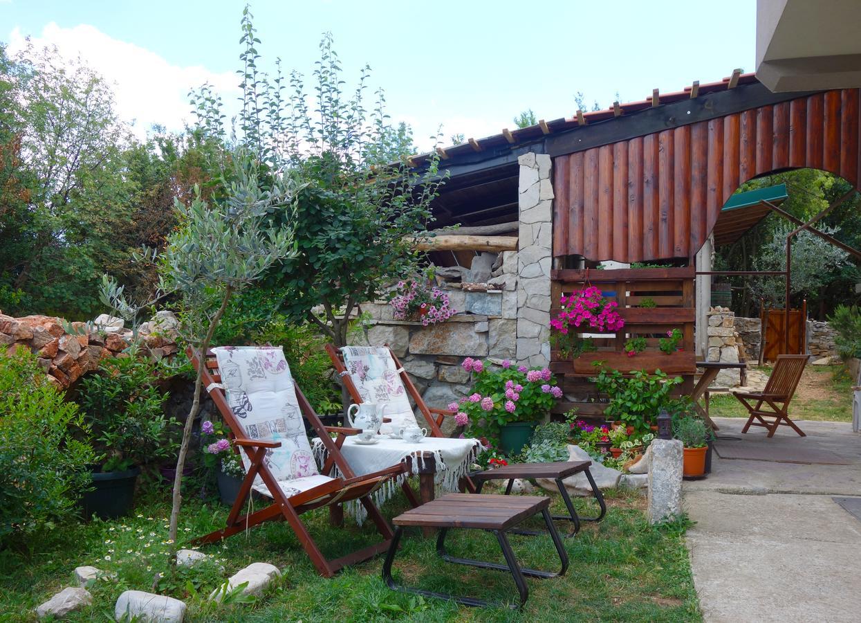 Mirta Apartments Family Farm Budva Exterior photo
